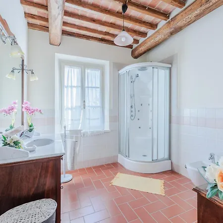 Villa Tastefully Furnished In Lucca
