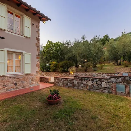 Tastefully Furnished In Willa Lukka
