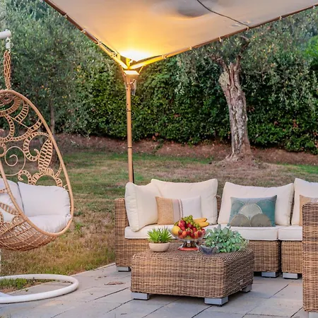 Tastefully Furnished In Villa Lucca