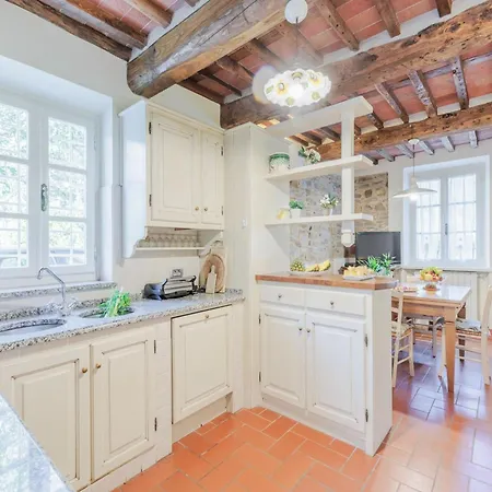 Tastefully Furnished In Willa