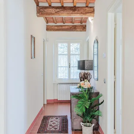 Tastefully Furnished In Lucca