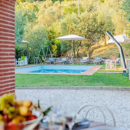 Tastefully Furnished In Villa Lucca